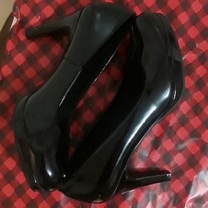 Chinese Laundry pattern leather heels